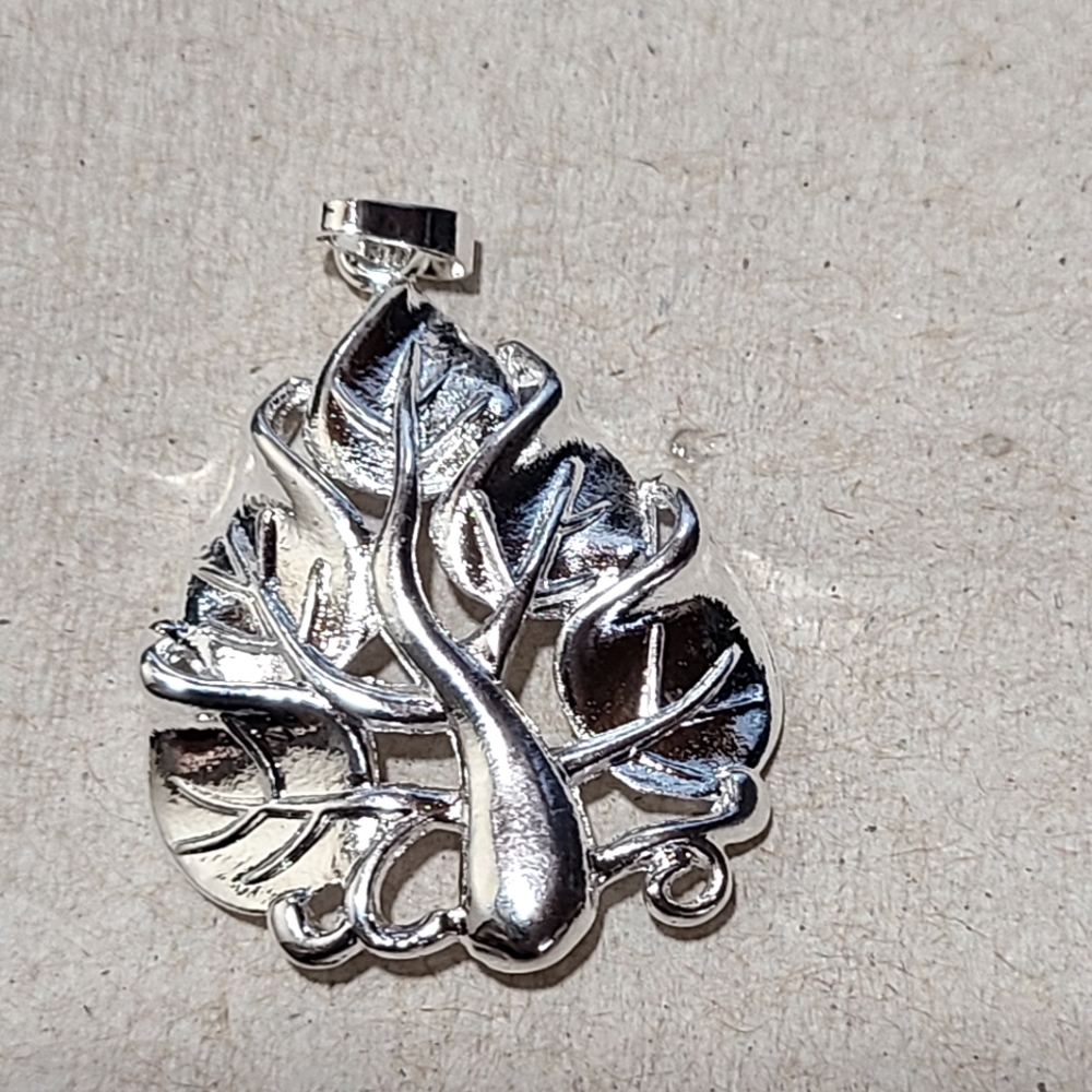 Silver leaf tree charm - Picture 12 of 16